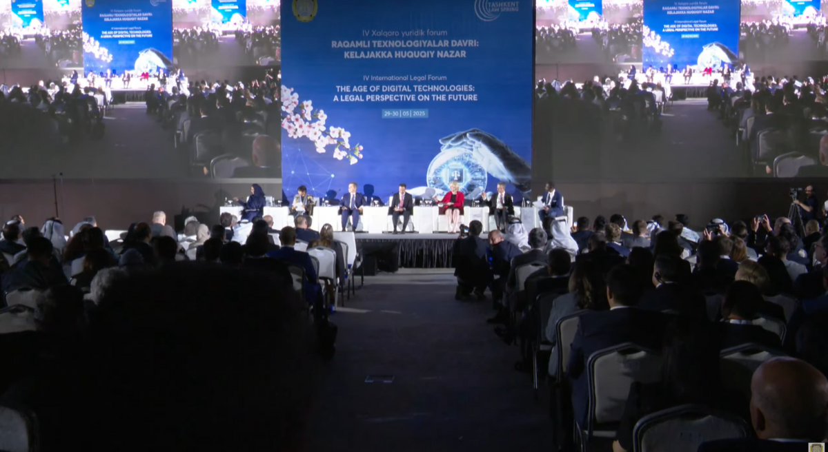 Plenary Session on the Impact of Digital Technologies on Human Life and their Legal Regulation moderated by ADB expert Mr. Keith Carter.