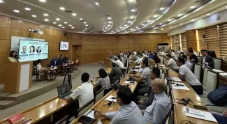 Participant engagement at the first panel session involving Ms Darya Kim, Mr. Keith Carter, Mr. Azizjon Abdurakhimov, and Mr. Aziz Atabekov